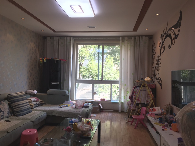泰丰苑,泰丰苑二室二厅一卫精装修带大平台关门卖价格可谈4