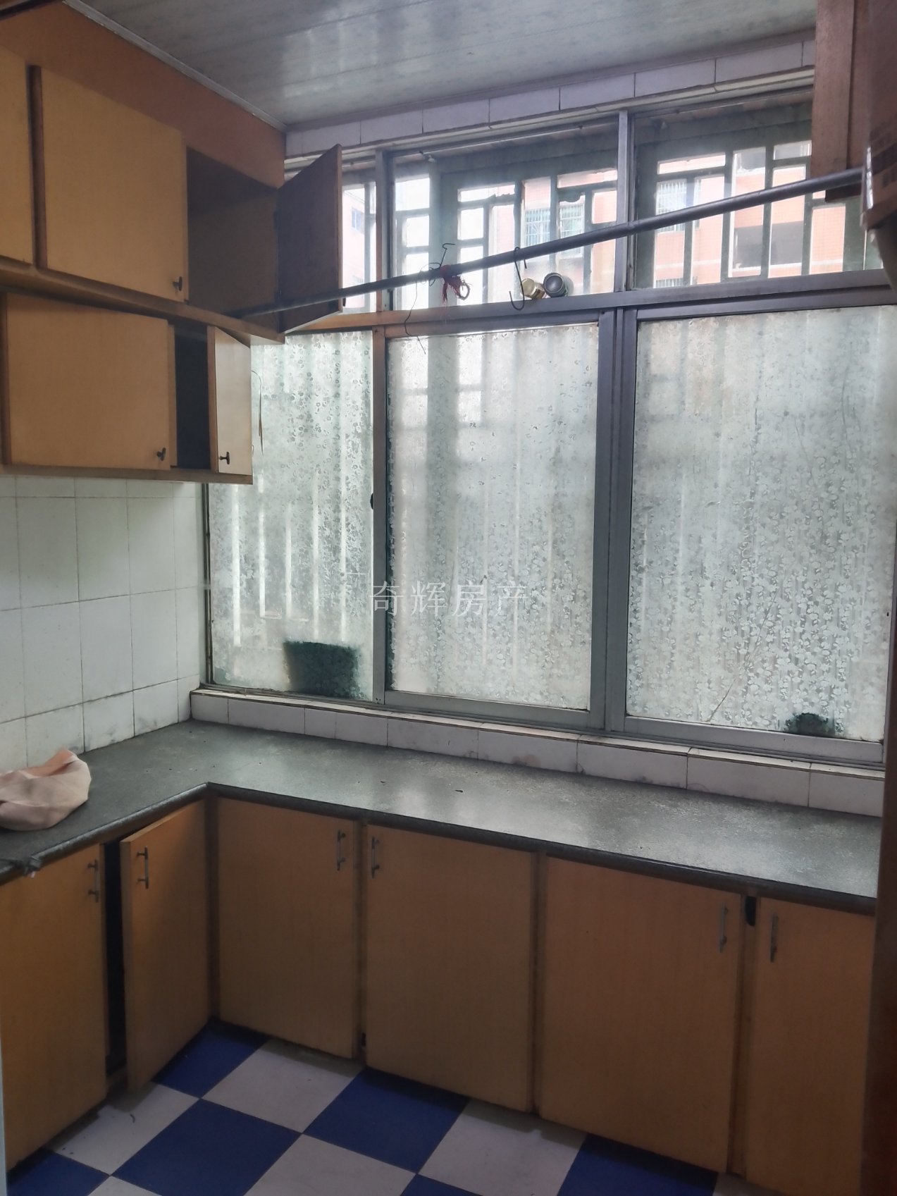 荷城花园汽配城,荷城花园汽配城125平精装修关门卖拎包入住房产证齐全2