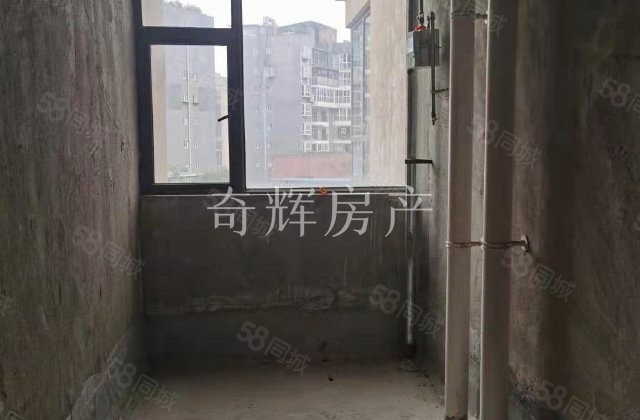派华新都,派华新都3室1厅1卫，房产证齐全支持按揭，二月满两年6