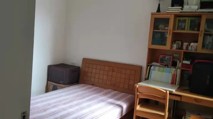 市中心,安静小区,2室2厅1卫1阳台精装,房东换房