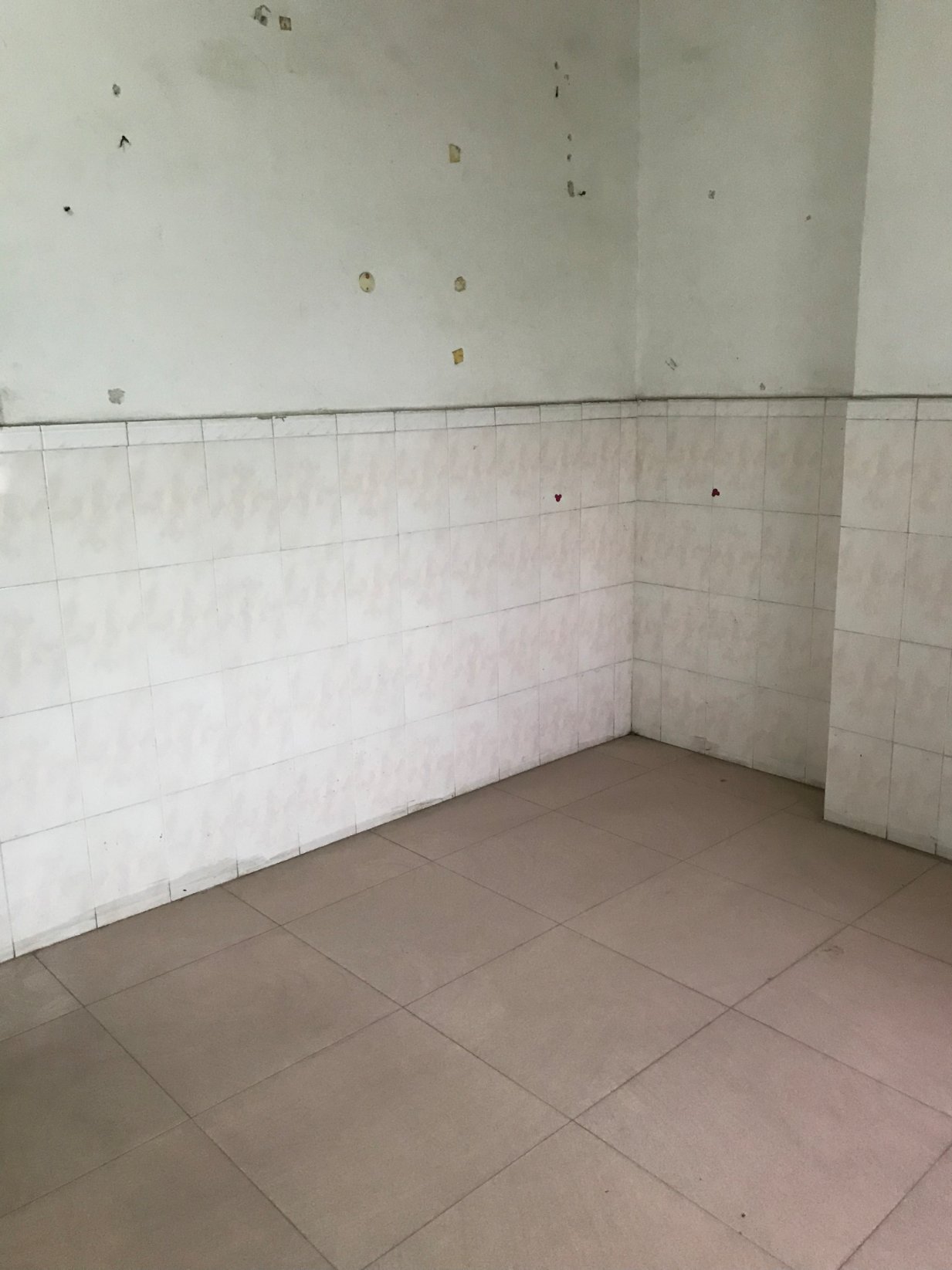 金紫荆酒店附近中层3房，光线充足，售18.8万-金紫荆酒店二手房价