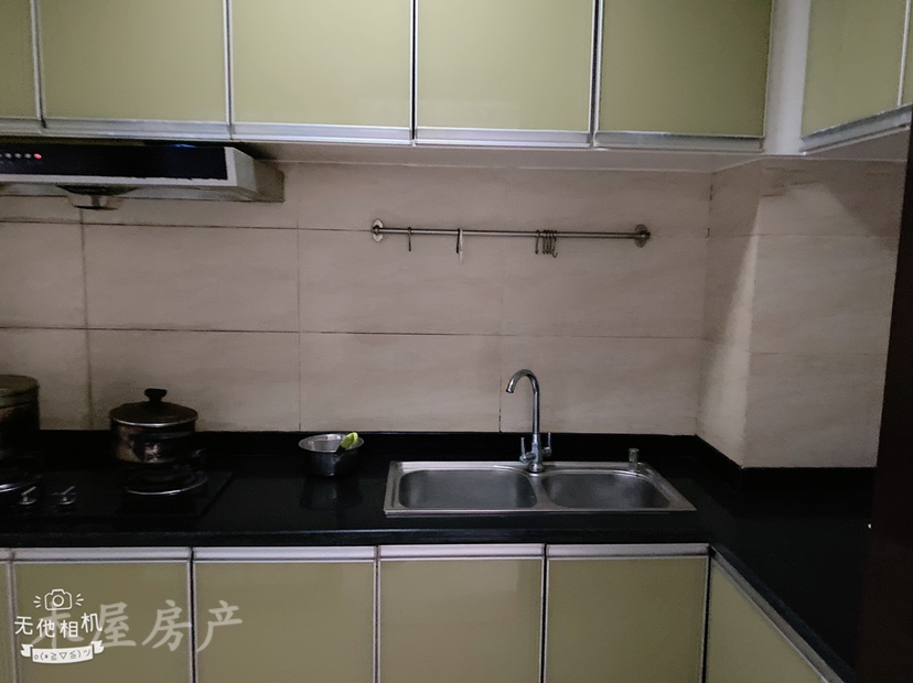 荣新贡院,贡井精装三室家具家电齐全2