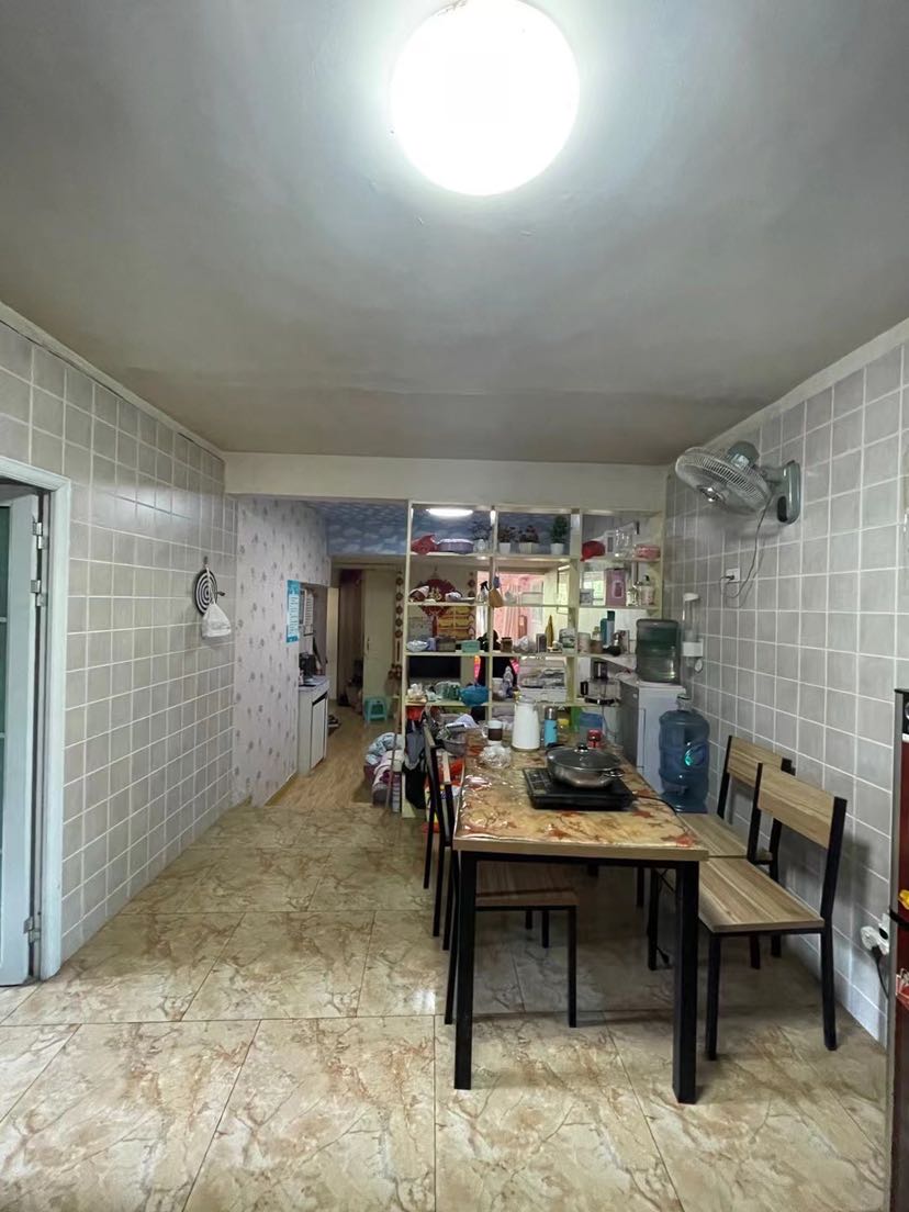 一完小附近,一完小后门彩票店楼上二楼6
