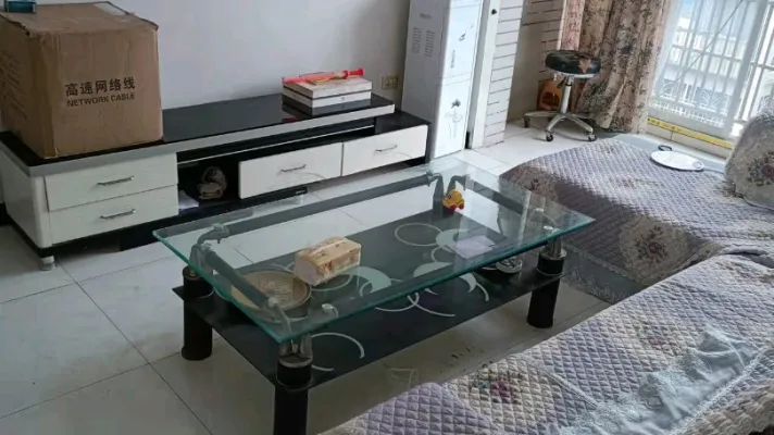 金凤小区七楼，两室一厅，5800一年，5000，押金1千
