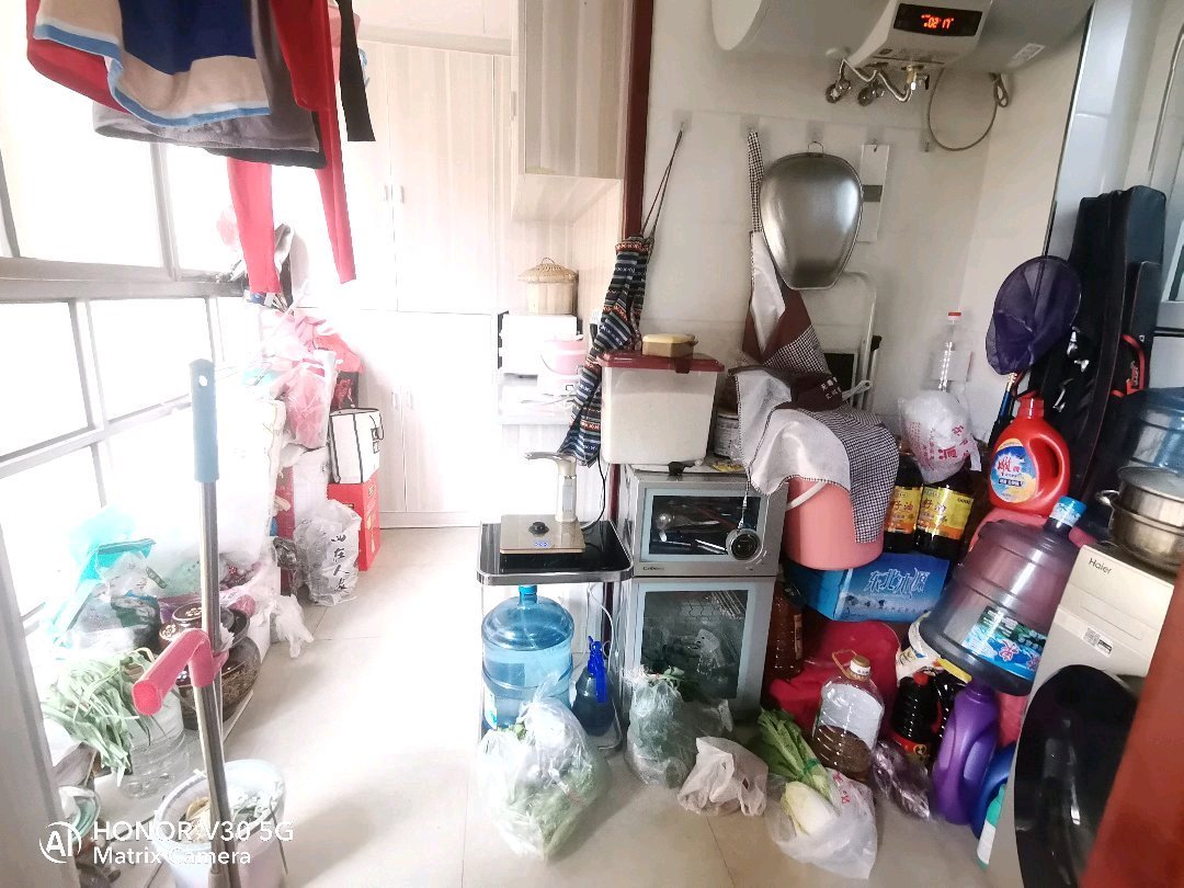 汇川国际温泉旅游城,汇川国际温泉城精装修3房出售，小学是九小，老证。9