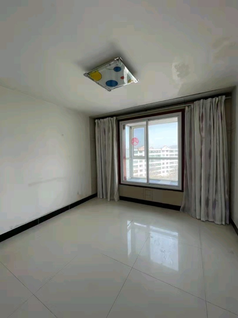 万伦城南风景,全天采光落地窗，两个卧室可改三室8