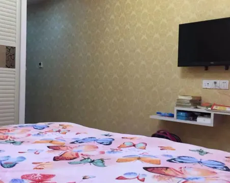 景山秀水4室2厅2卫精装