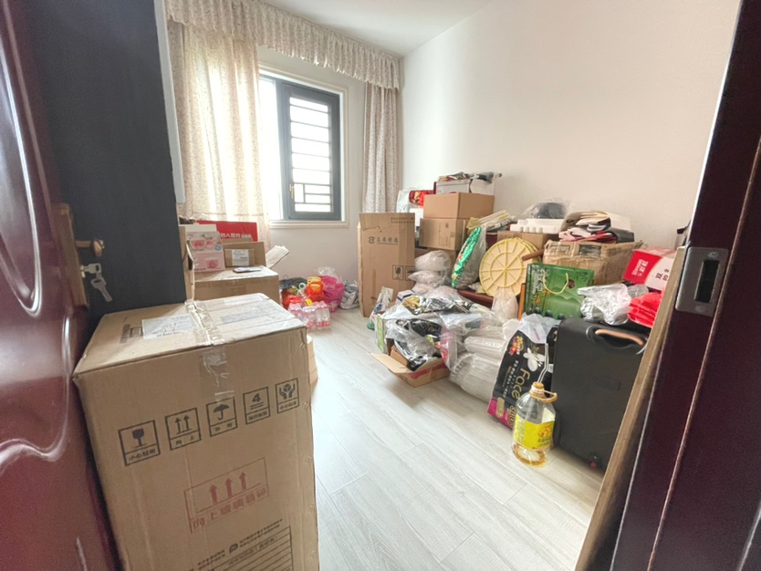 新舟三区,房子户型方正采光很好地段好出行方便精装修大三房5