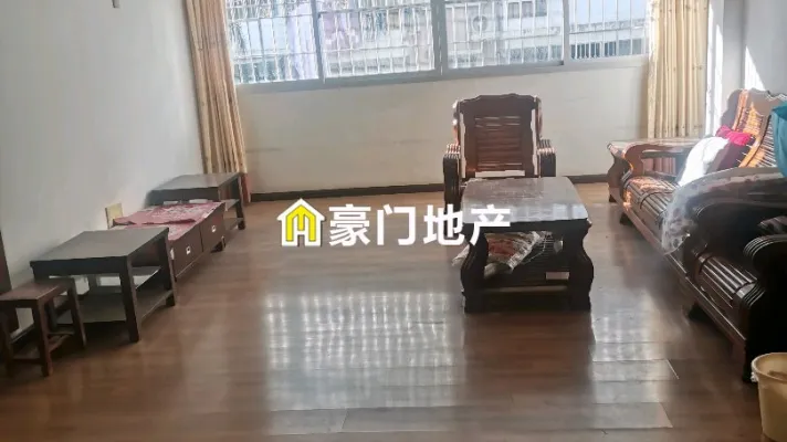 12.6.回访，市中心中学旁单价才8仟多的4房出售99.8