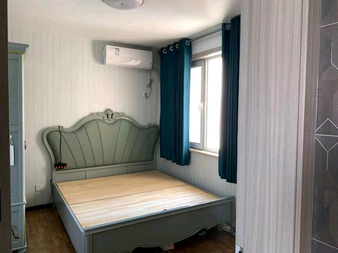 仁和公寓,万博东侧精装两室实木家具，诚心出售。4