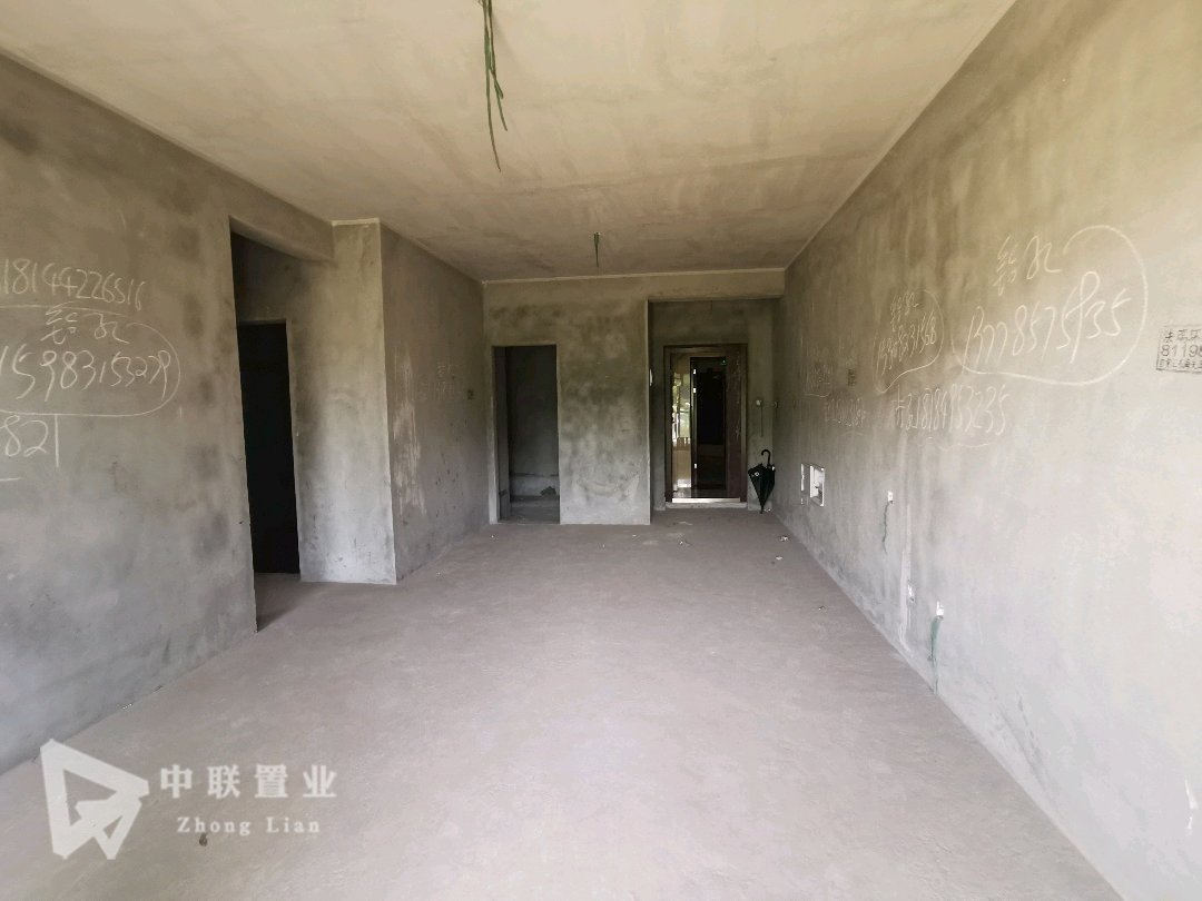 出门公交车站旁边大型购物广场大型超市-华商公园里二手房价