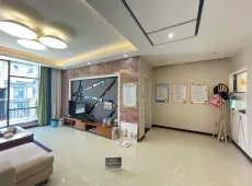 仙桃市|绿地华庭麓城4室2厅2卫出售