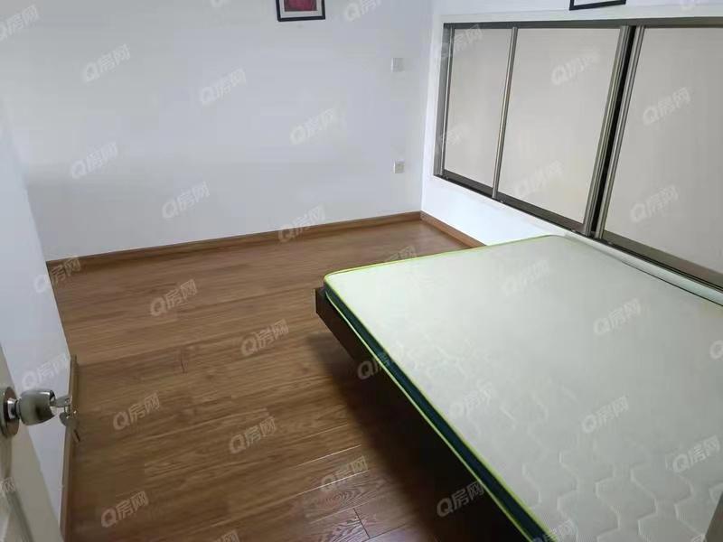 湖馨苑,近洪湖公园，上下2层，精装出租3