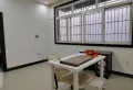 套二。没有家具。不满2房东下午给我拿钥匙过来。07年的房子8