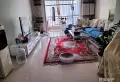 团结附近大三居室，带家具家电，院子里面停车方便！2