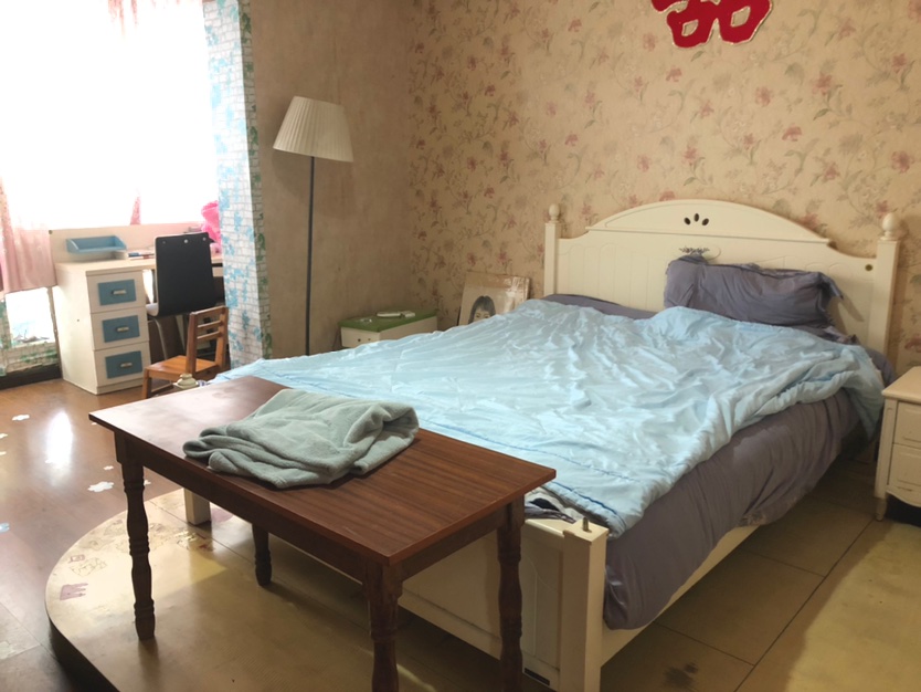 信业A,信业小区地段中心 大跃层带花园 3室精装修 视野开阔 户型通8