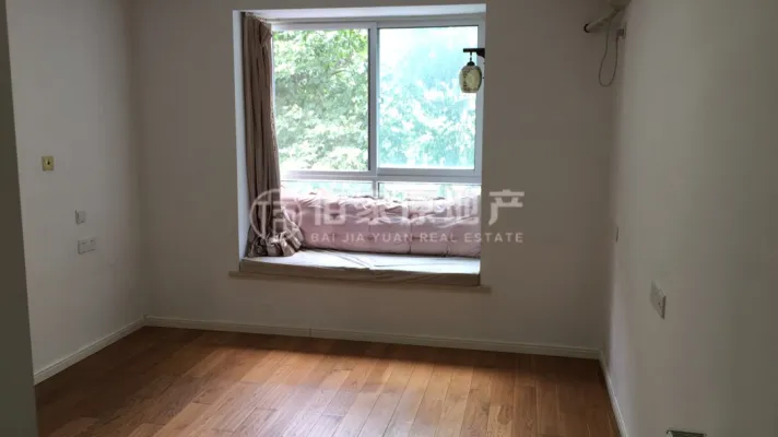送!送!送!房东只拎衣服走，家电家具全部送！
