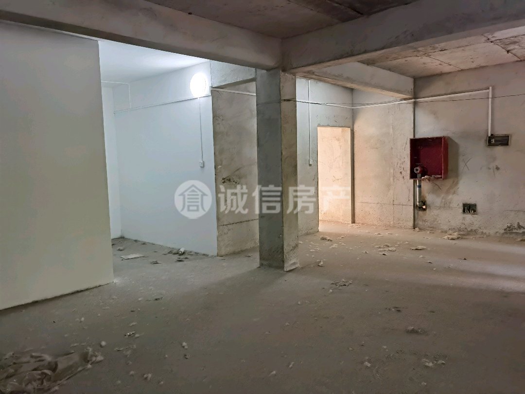 龙登和城B区,急售商铺，位置好，看中价格可谈11