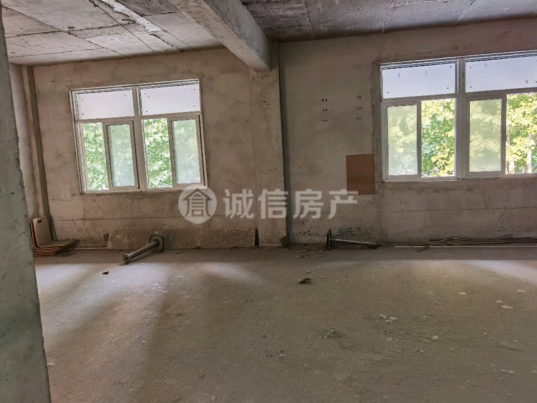 龙登和城B区,急售商铺，位置好，看中价格可谈7