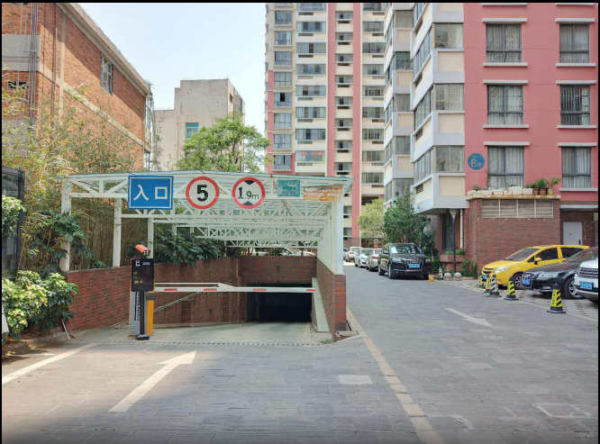 麒麟区西片区毛坯3室2厅2卫二手房出售13