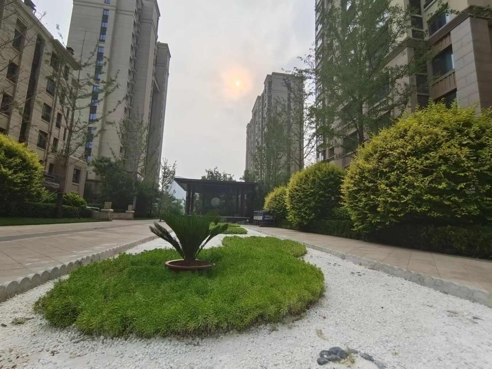 莲池区东湖片区毛坯3室2厅2卫二手房出售12