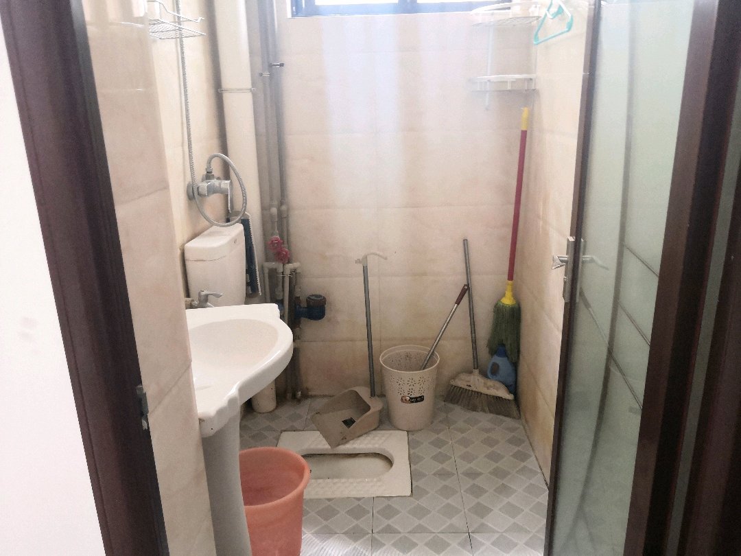 西小山,凤山书院旁，二居室精装修紫溪中学后大门口，房东诚心出租8