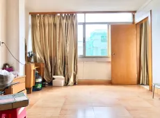 楚雄市|桃源湖银监局4室2厅2卫出售