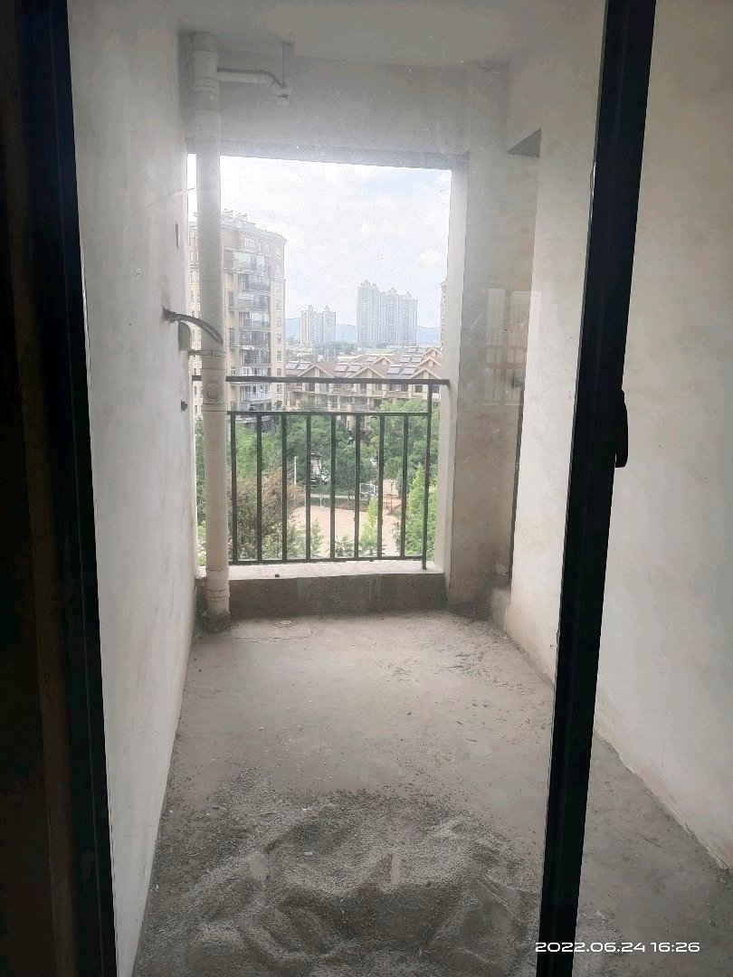 麒麟区西片区毛坯3室2厅2卫二手房出售8