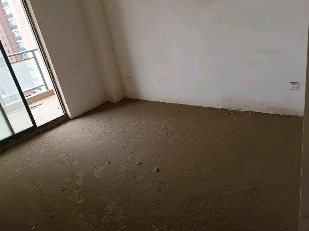 麒麟区东片区毛坯3室2厅1卫二手房出售6