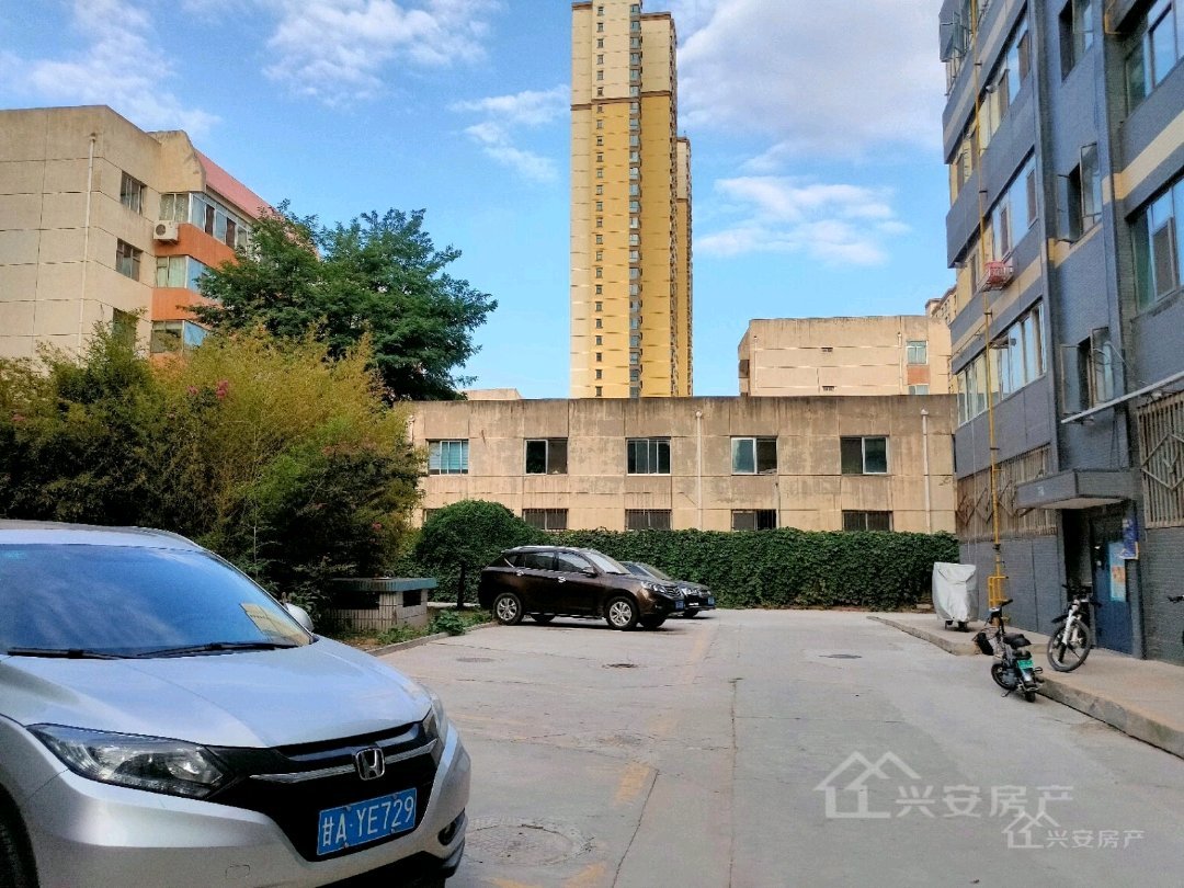 西固热电三区,西固热电三区，大型社区，阳光充足，普通4