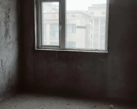 万美时代3室2厅2卫朝南北毛坯