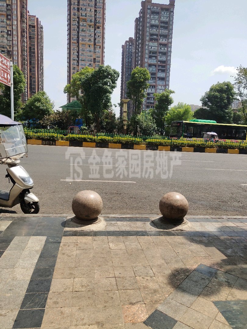 中环国际A区,中环国际菜场正街商铺，市中心商业街，即买即收租3