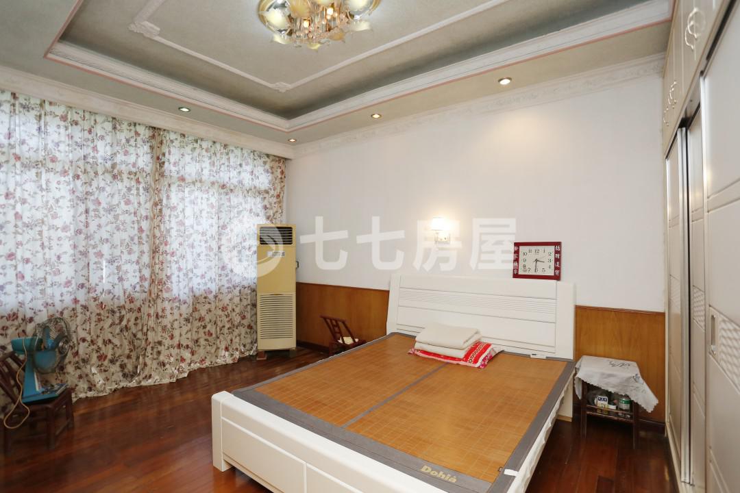 青山西街72号,体育广场附近栋房，位置好，出入方便12
