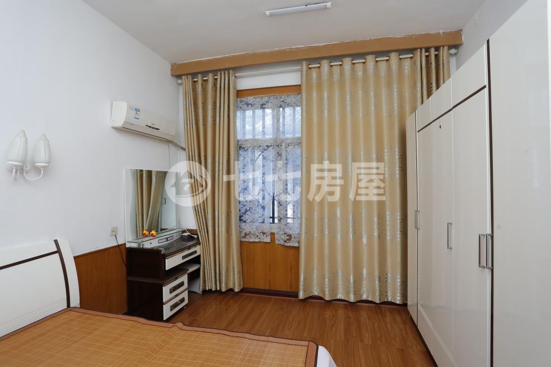 青山西街72号,体育广场附近栋房，位置好，出入方便16