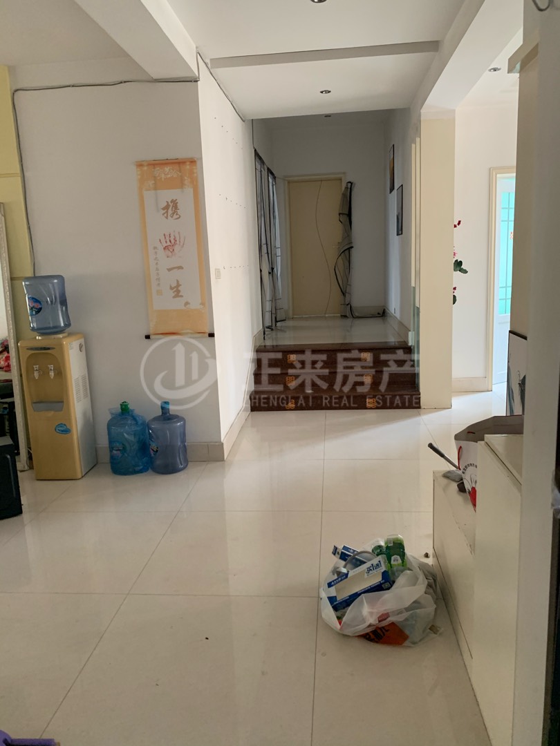 奎苑名居,奎苑名居，二实小学 区房，房东急售，价格可刀，实际是个4楼9