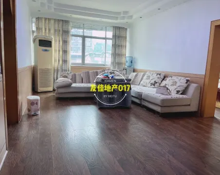 万源门诊部家属院3室2厅1卫精装