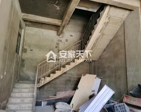 汇东领峰墅5室3厅3卫毛坯