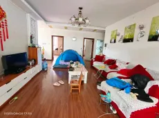 楚雄市|秀苑花园4室2厅1卫出售