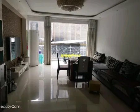 万源烧烤街家属院3室2厅1卫朝东精装