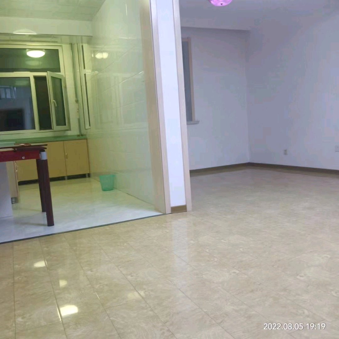 林苑之声,步梯5楼，精装修 两室一厅，南北通透，可浮动3