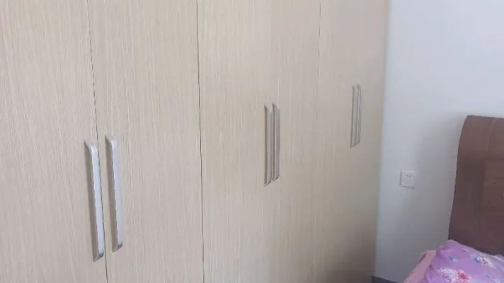 福泽苑小区精装修二楼端头房