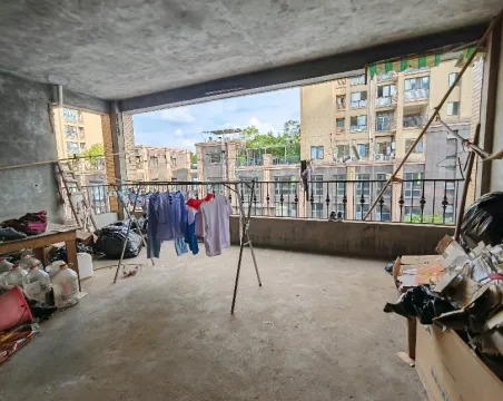 和谐小区3室2厅2卫毛坯