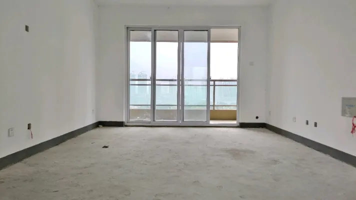 汉上街三室，南北通透，毛坯