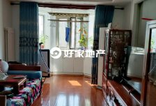 房主自住装修刚装3年都是实木家具