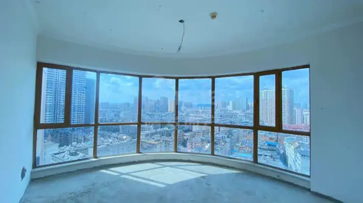 难得一见的毛坯小户型,总价低,朝向好