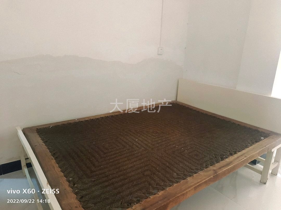 工贸新天地,工贸旁，万丰路电力街转盘附近精装两室出租，一楼出行方便，4