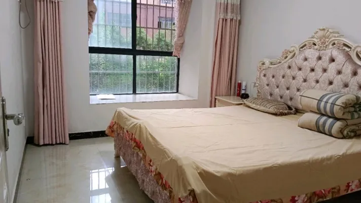 鸿大六区精装两房两厅一卫拎包入住