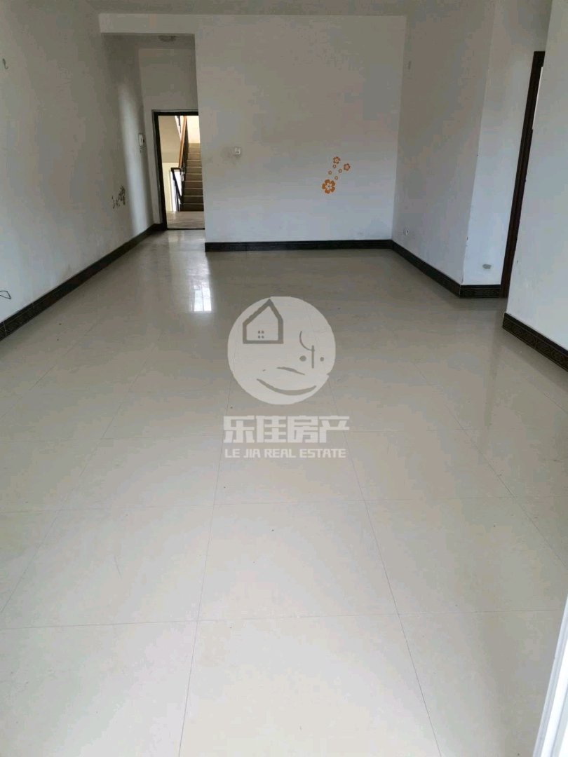 华银花园,华银小区出售大两房，近龙潭公园，近一中，1