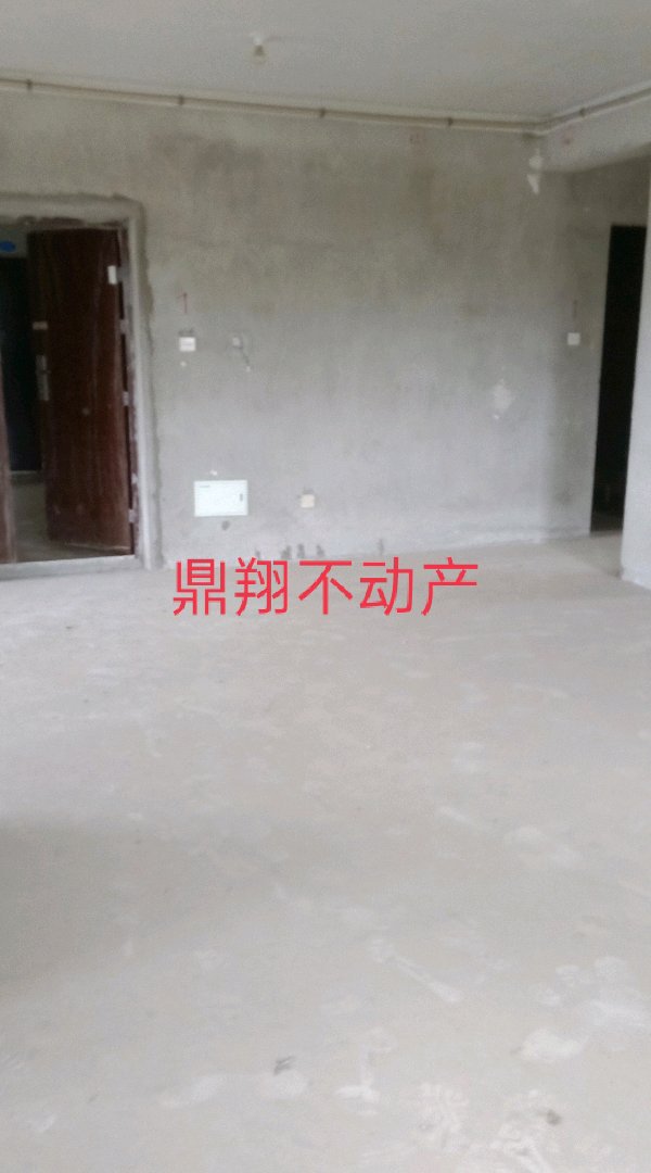 悦成御园,悦成御园毛胚房证没做，有车位，顶楼房，2年内2