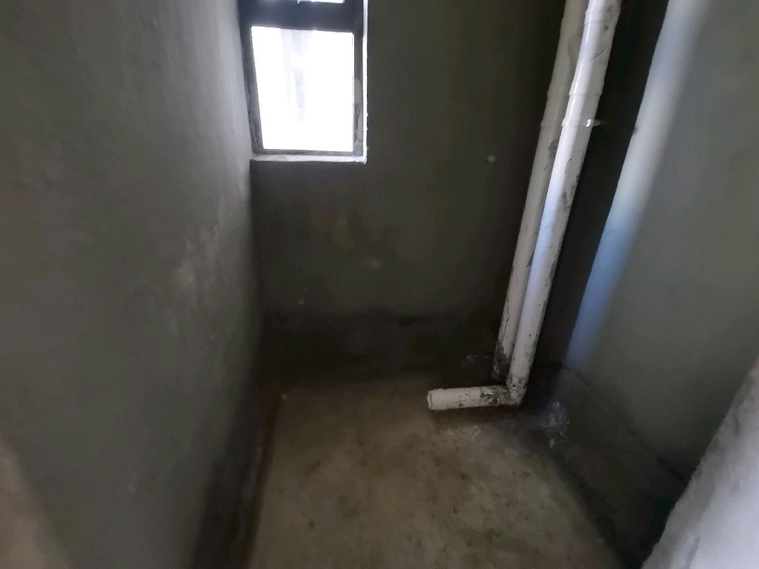 麒麟区西片区毛坯4室2厅3卫二手房出售11